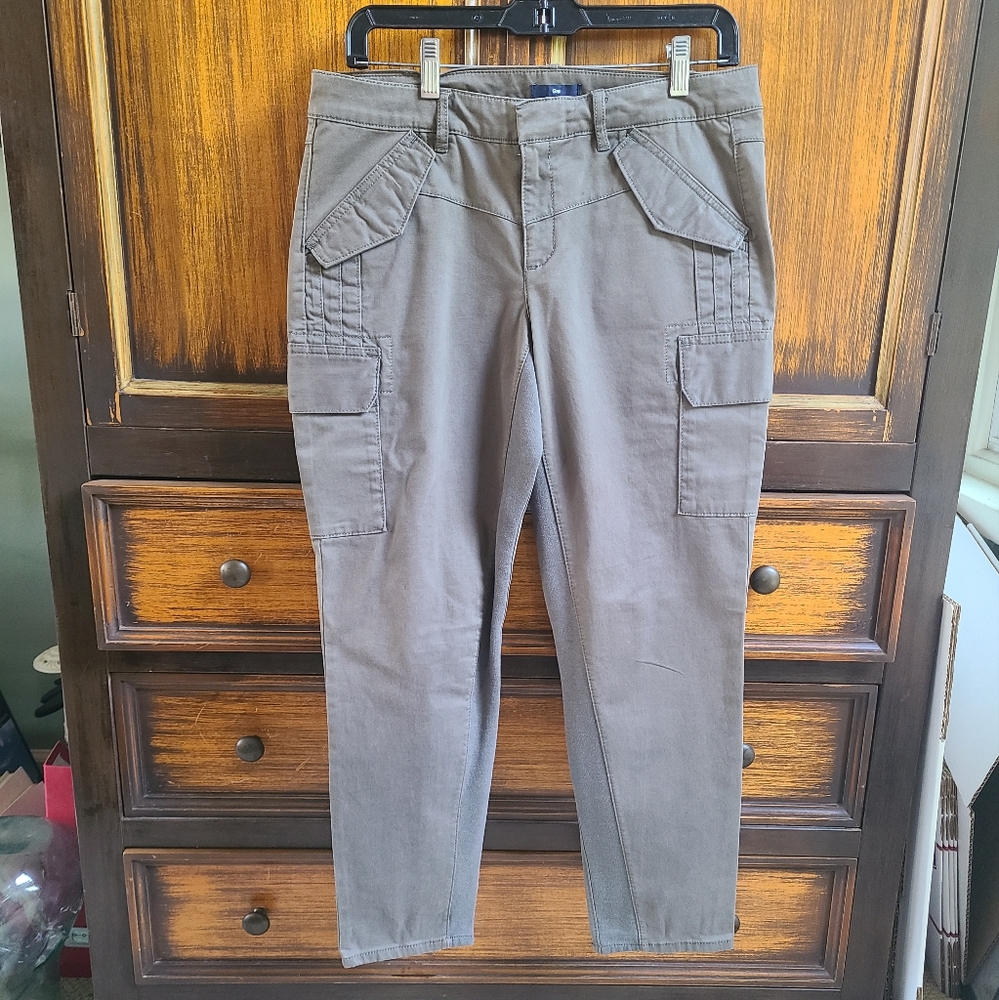 GAP CARGO STRETCH PANTS